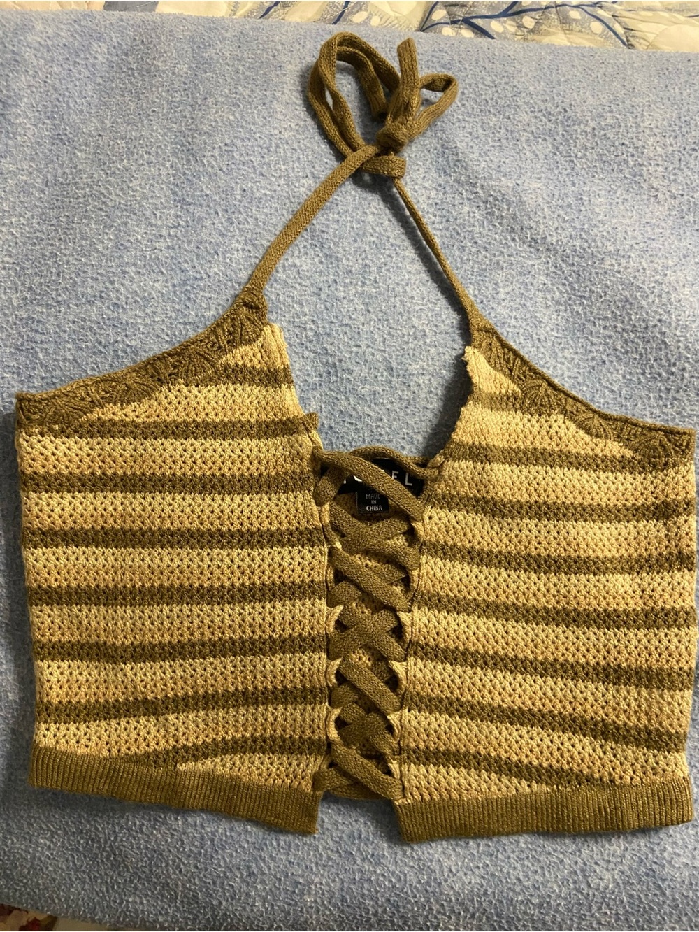 T42- MOTEL Crochet Knit Strappy Crop Top